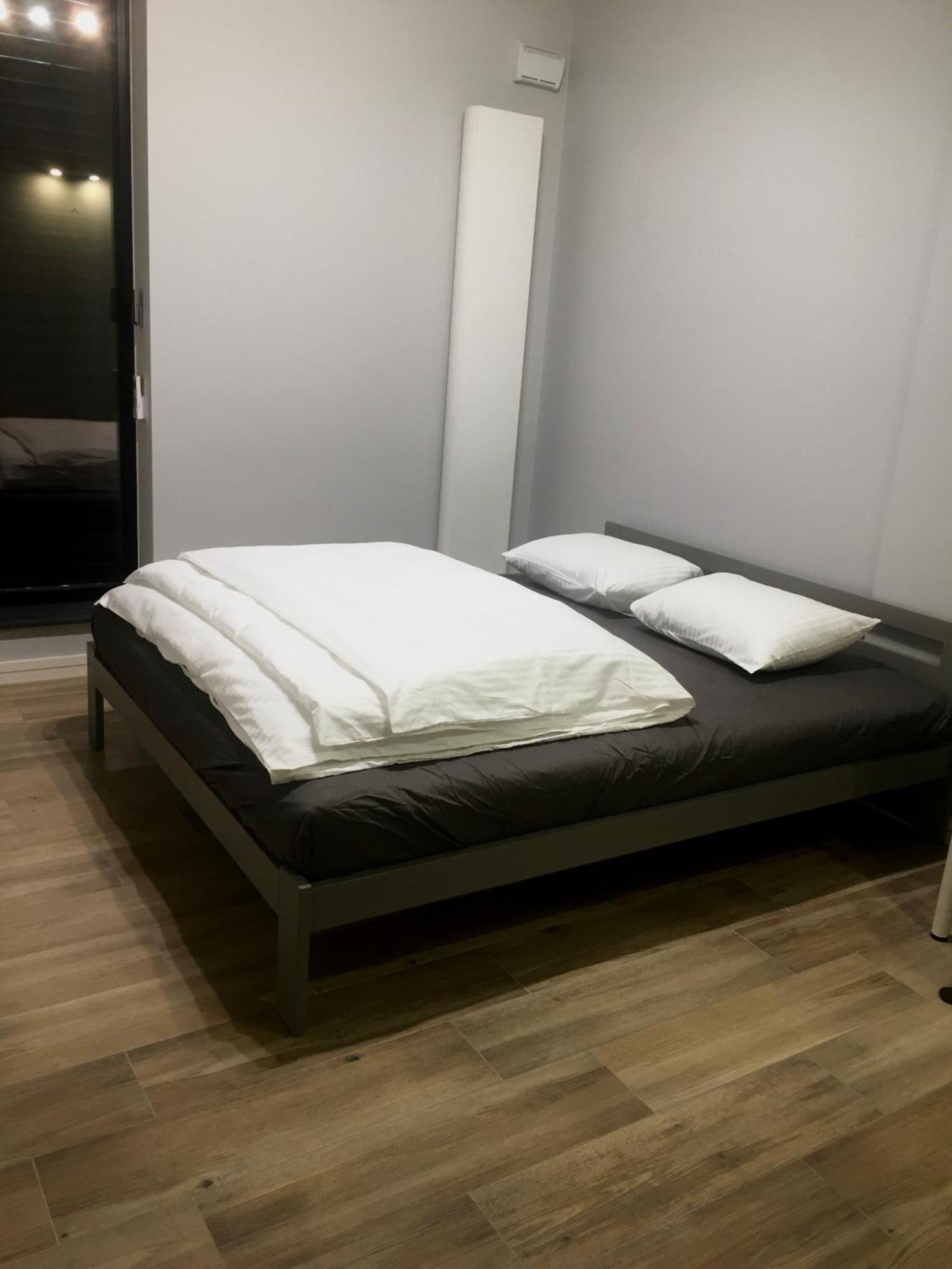 Fractal Guest Rooms - Poznan Centrum Andersia Square & Old Town Pokoj fotografie